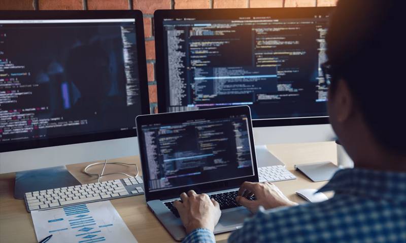 数据科学选型:R与Python如何赋能忠县网站建设?
